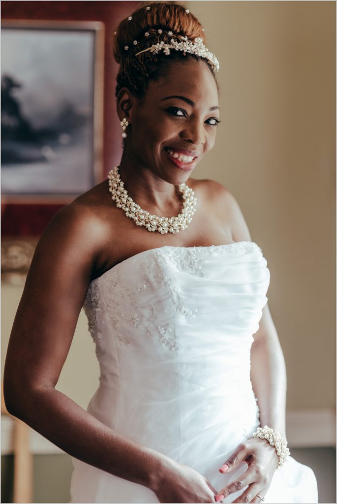bride gets ready at kings contrivance restaurant
