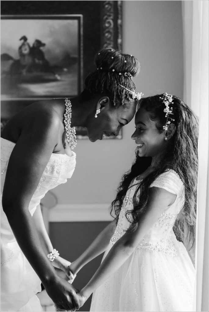 bride gets ready at kings contrivance restaurant